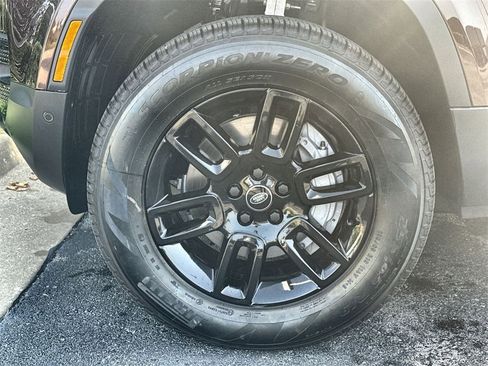 Used 2025 Land Rover Defender 130 S image 10