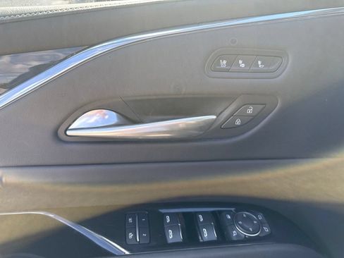 Used 2024 Cadillac Escalade ESV Sport AWD/4WD image 12