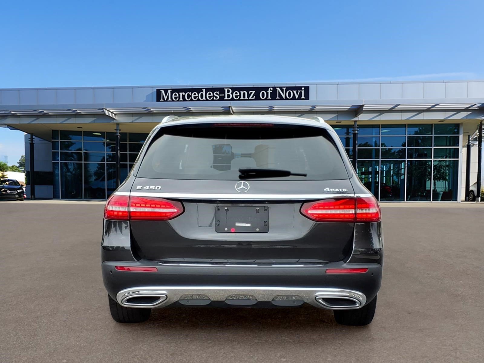 Used 2022 Mercedes-Benz E 450 4MATIC All-Terrain Wagon image 4