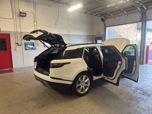 Used 2019 Land Rover Range Rover Velar S AWD/4WD image 14