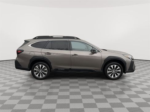 Used 2024 Subaru Outback Limited image 3