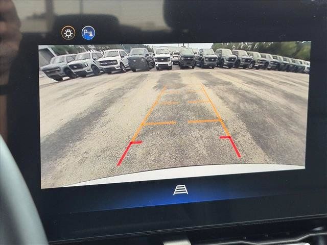 Used 2026 Chevrolet Equinox LT w/ Convenience Package II FWD image 13