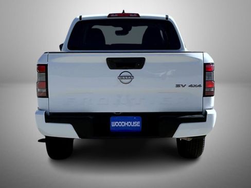 Used 2022 Nissan Frontier SV image 6