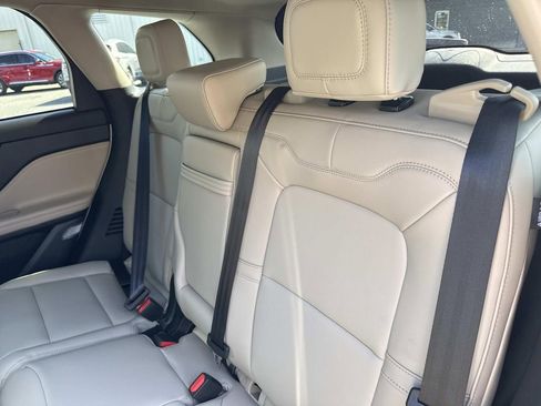 New 2026 Lincoln Corsair Premiere image 14