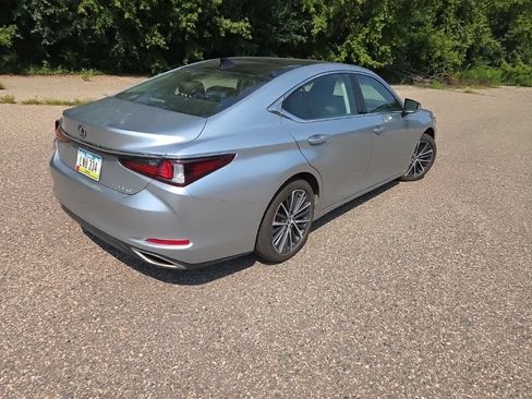 Used 2023 Lexus ES 350 w/ Premium Package FWD image 16