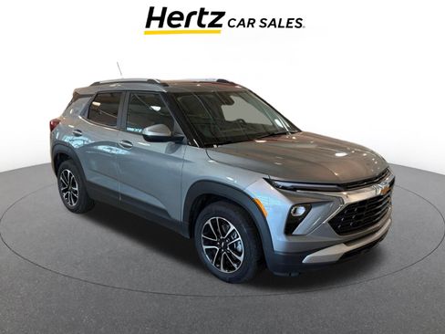 Used 2025 Chevrolet TrailBlazer LT image 1