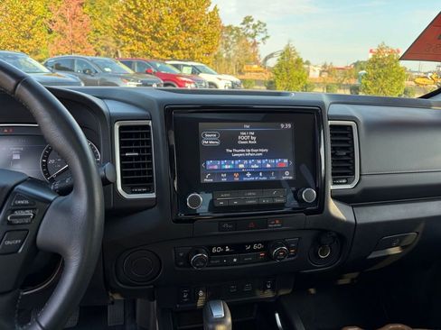 Certified 2024 Nissan Frontier SL image 21