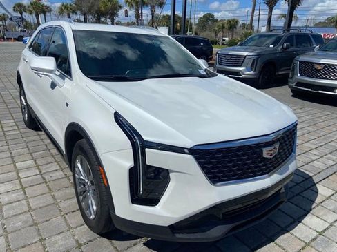 Certified 2025 Cadillac XT4 Premium Luxury image 4