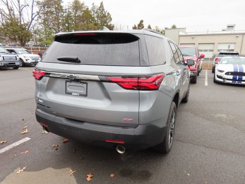 Used 2023 Chevrolet Traverse RS image 4
