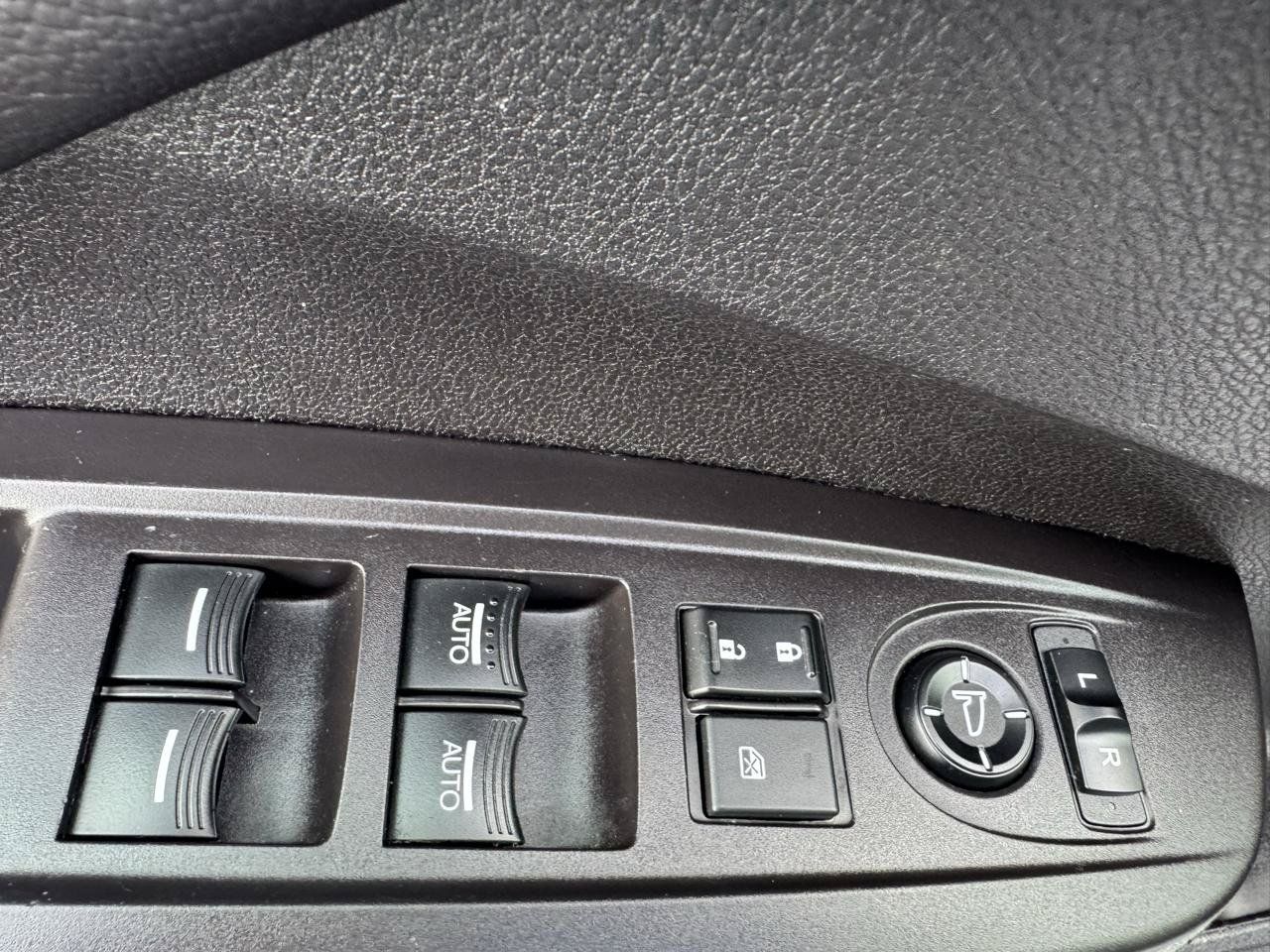 Used 2018 Acura RDX w/ Technology Package AWD/4WD image 10