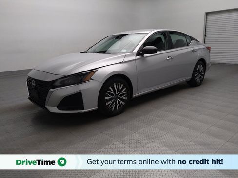 Used 2024 Nissan Altima 2.5 SV image 1