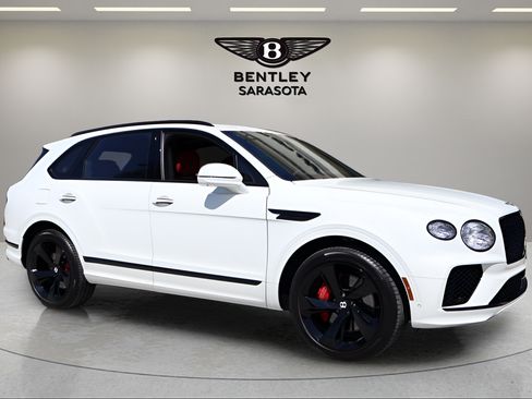 Used 2025 Bentley Bentayga AWD/4WD image 11