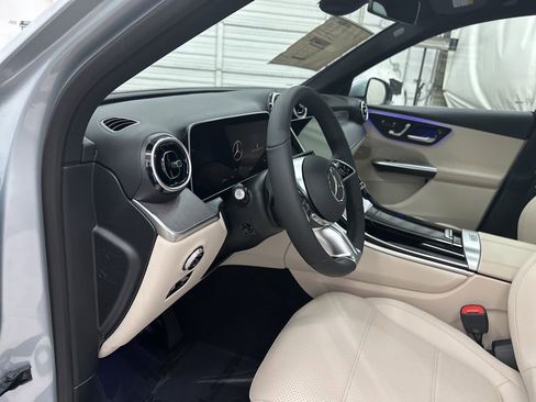 Used 2026 Mercedes-Benz GLC 300 GLC 300 image 9