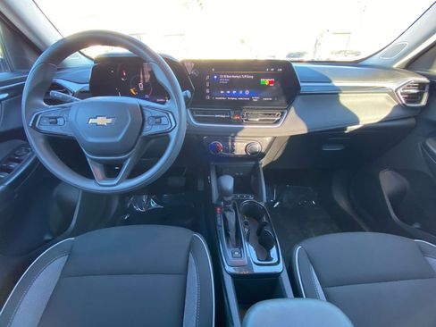 Used 2025 Chevrolet TrailBlazer LT image 33