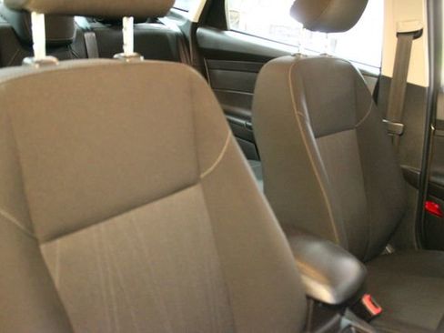 Used 2017 Ford Focus SE FWD image 11