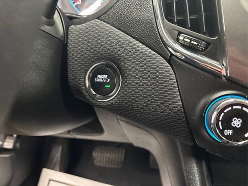 Used 2017 Chevrolet Cruze LT w/ Convenience Package image 28