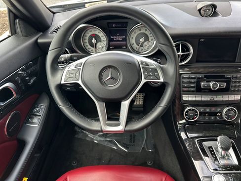 Used 2016 Mercedes-Benz SLK 300 image 15