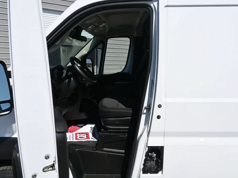 Used 2023 RAM ProMaster 2500 FWD image 12