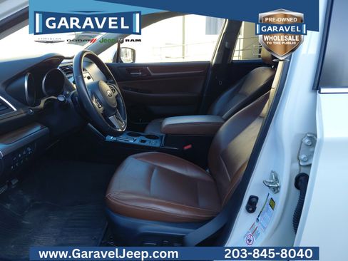 Used 2017 Subaru Outback 3.6R Touring image 2