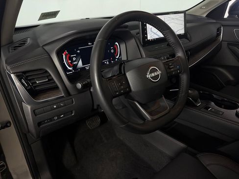 Used 2026 Nissan Rogue Platinum w/ Platinum Premium Package AWD/4WD image 23