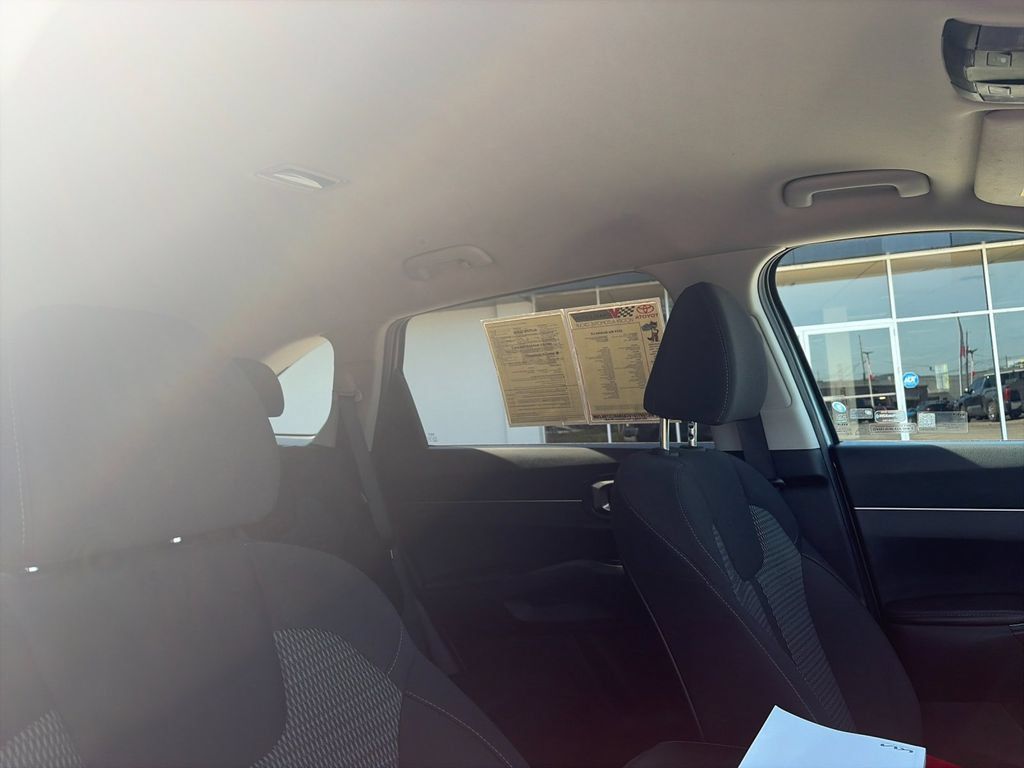 Used 2024 Kia Sorento LX FWD image 19