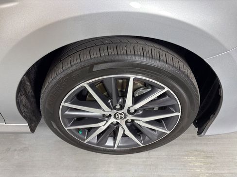 Used 2024 Toyota Camry XLE FWD image 11