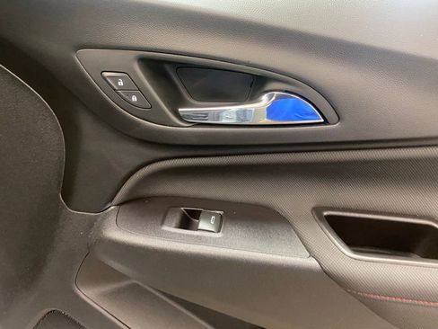 Used 2022 Chevrolet Equinox RS image 34