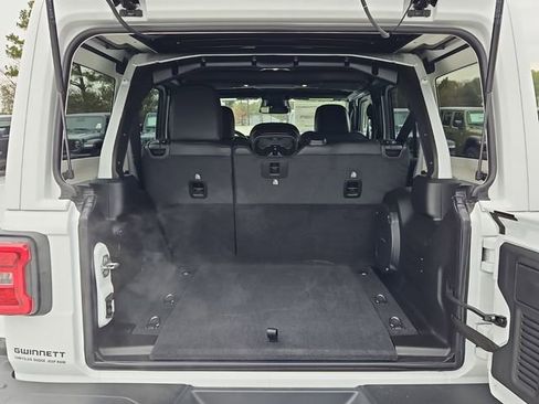 New 2026 Jeep Wrangler Unlimited Rubicon image 15
