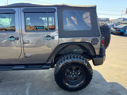 Used 2018 Jeep Wrangler Unlimited Sport S AWD/4WD image 42