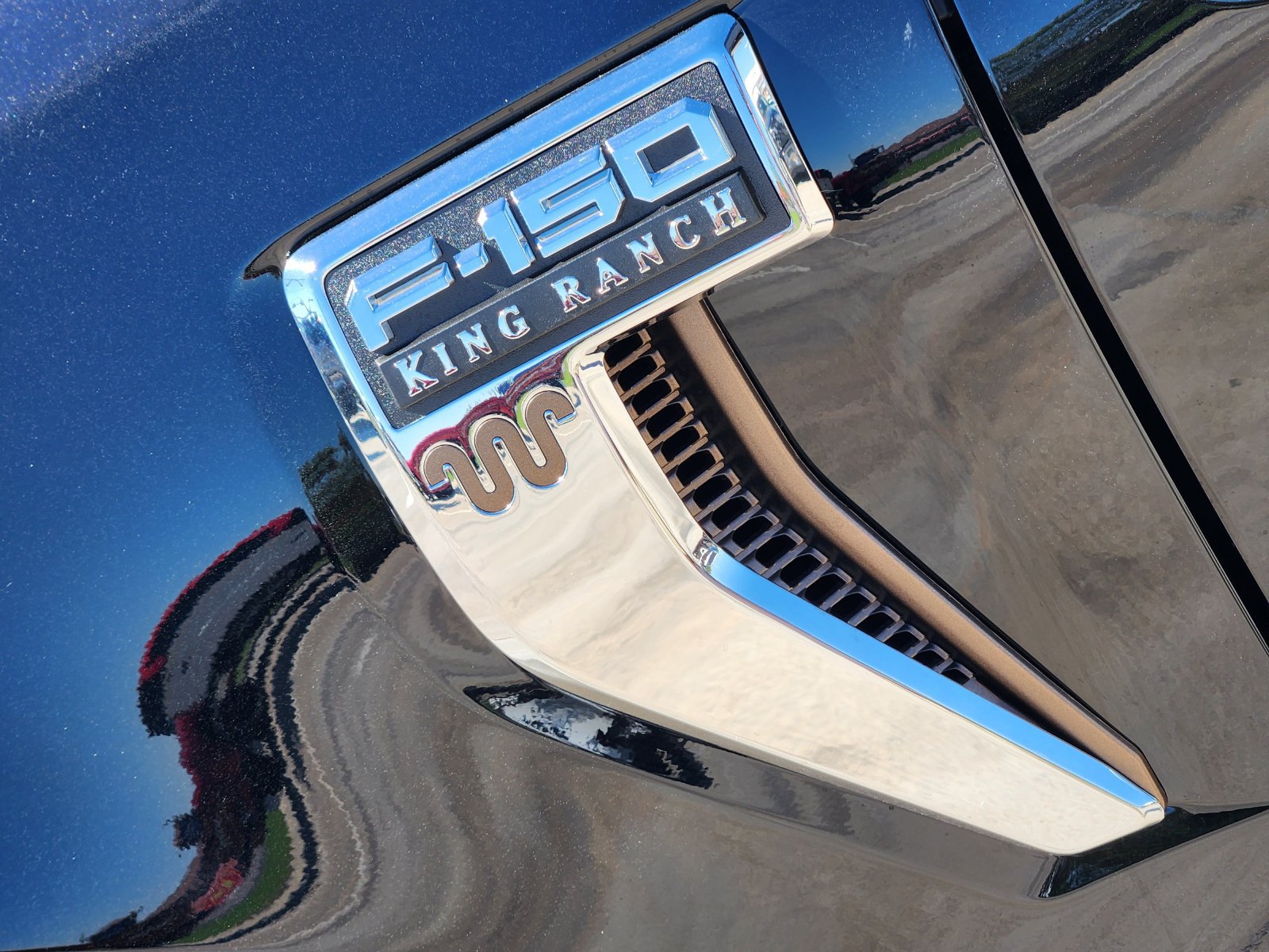 New 2026 Ford F150 King Ranch w/ Equipment Group 601A High AWD/4WD image 9