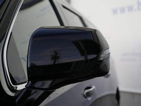 Used 2021 GMC Yukon XL SLT w/ SLT Luxury Plus Package image 10