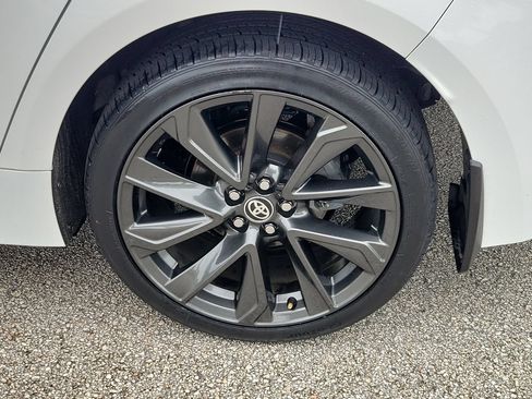 Used 2024 Toyota Corolla SE w/ SE Premium Package FWD image 5