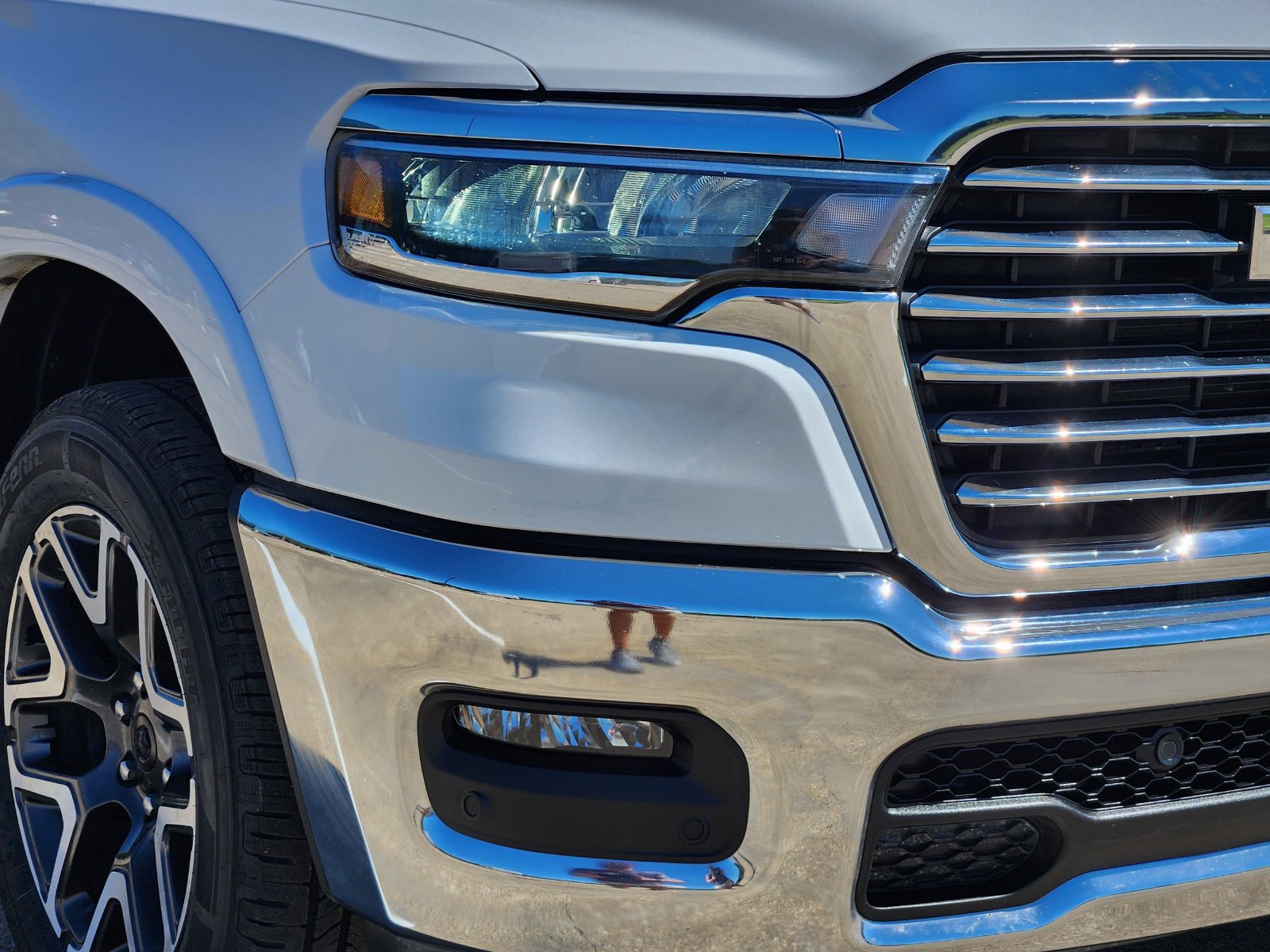 Used 2026 RAM 1500 Laramie AWD/4WD image 9