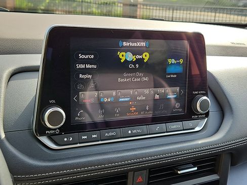 Certified 2023 Nissan Rogue SV w/ SV Premium B Package AWD/4WD image 17