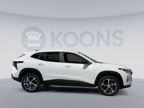 New 2026 Chevrolet Trax RS w/ Sunroof Package image 17