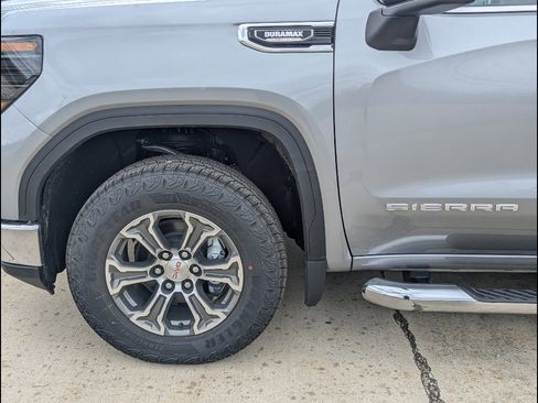 New 2026 GMC Sierra 1500 SLE w/ X31 Off-Road Package AWD/4WD image 10