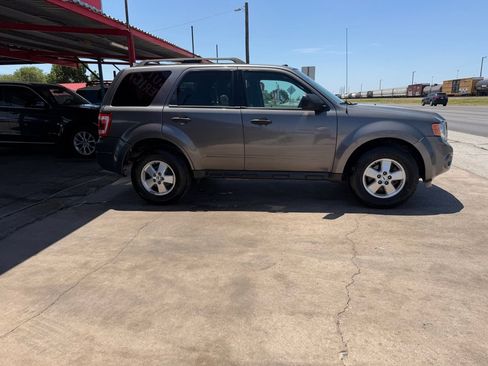 Used 2011 Ford Escape XLT AWD/4WD image 13