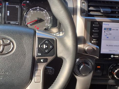 Used 2024 Toyota 4Runner SR5 image 29