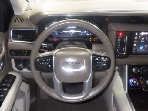 Used 2023 GMC Yukon Denali AWD/4WD image 8