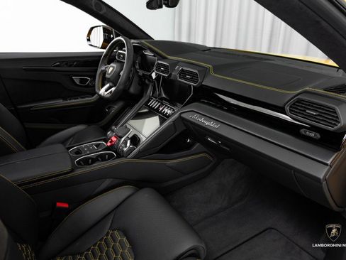 Used 2024 Lamborghini Urus S image 44