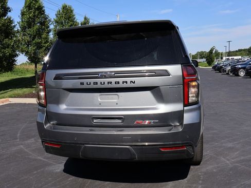 Used 2022 Chevrolet Suburban RST w/ Luxury Package AWD/4WD image 11