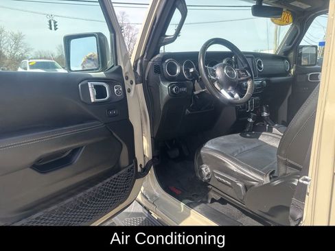 Used 2022 Jeep Gladiator Overland w/ Popular Equipment Package AWD/4WD image 24