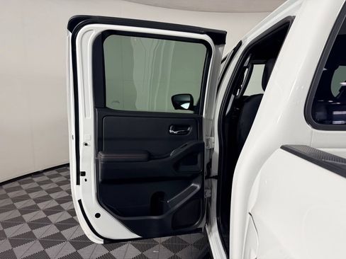 Used 2022 Nissan Frontier Pro-X RWD image 30