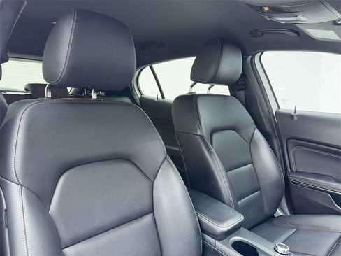 Used 2020 Mercedes-Benz GLA 250 image 43