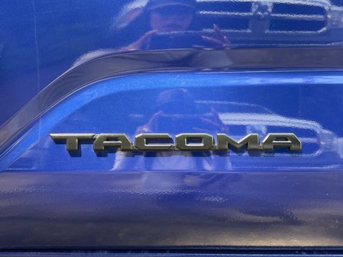 Used 2025 Toyota Tacoma TRD Sport AWD/4WD image 45