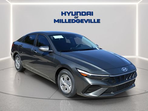 New 2026 Hyundai Elantra SE FWD image 5