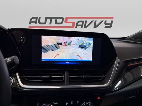 Used 2025 Chevrolet Trax RS w/ Sunroof Package FWD image 14