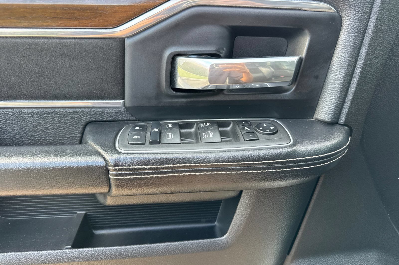 Used 2022 RAM 2500 Laramie AWD/4WD image 11