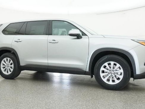 New 2026 Toyota Grand Highlander XLE image 28