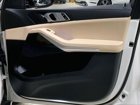 Used 2021 BMW X5 xDrive40i w/ Convenience Package image 22